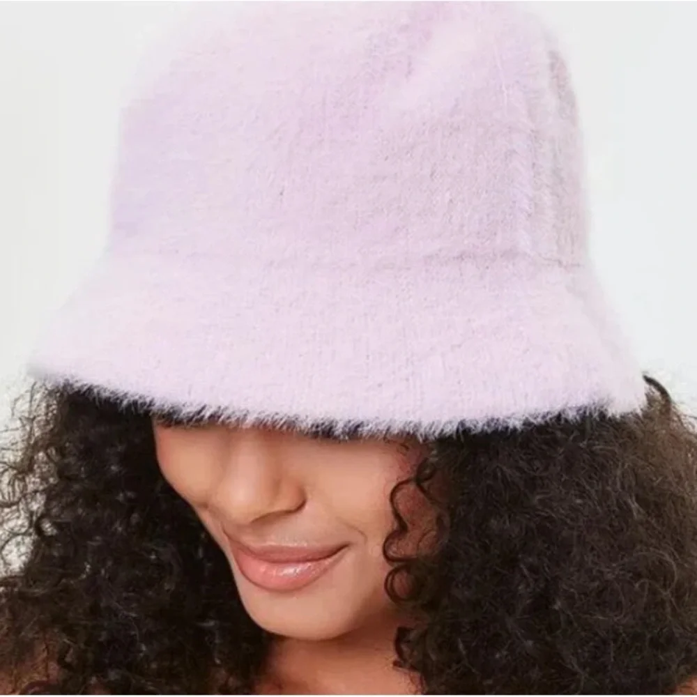 Forever 21 New Baby Pink Fuzzy Knit Bucket Hat NWT